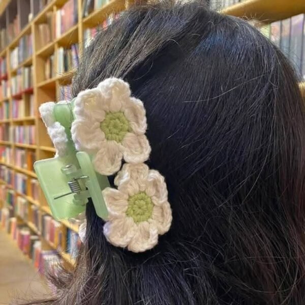crochet clutcher